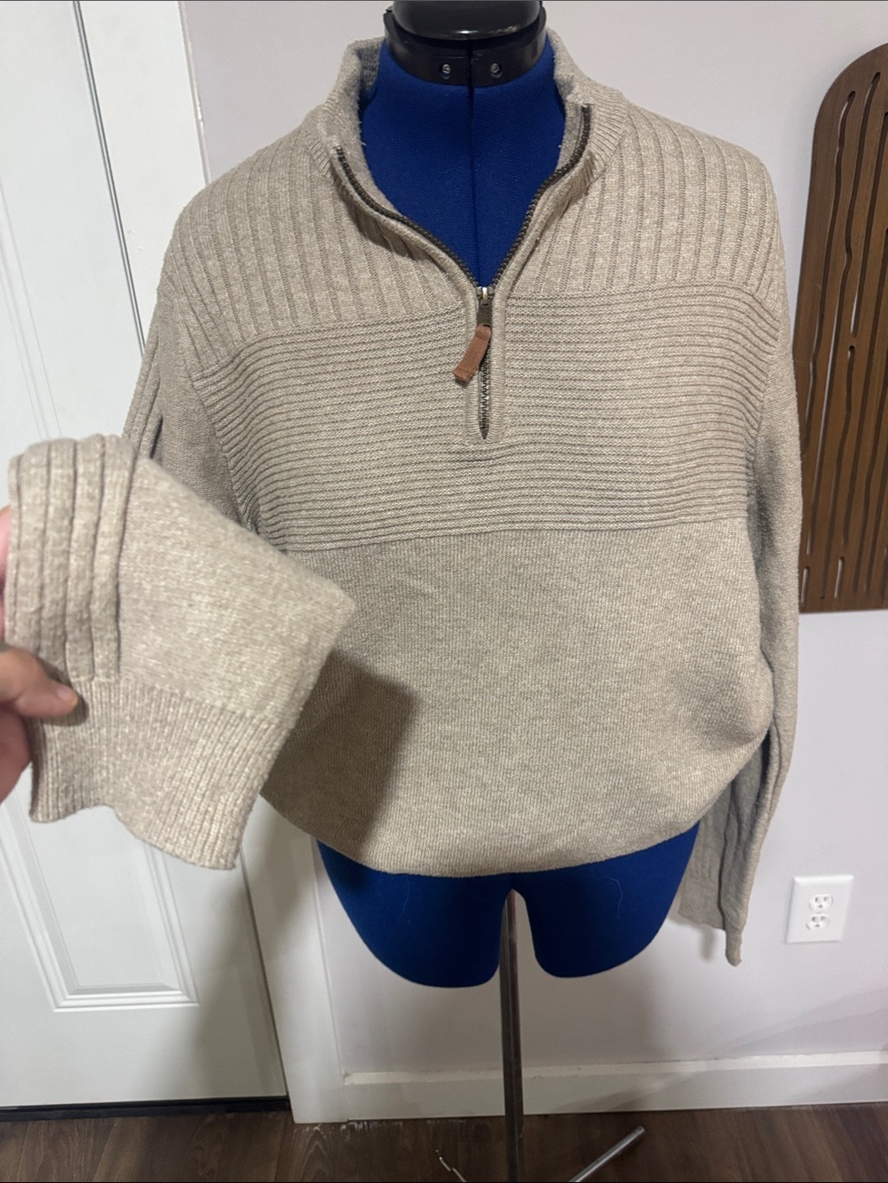 FRYE AND CO. Beige Ribbed Quarter-Zip Pullover